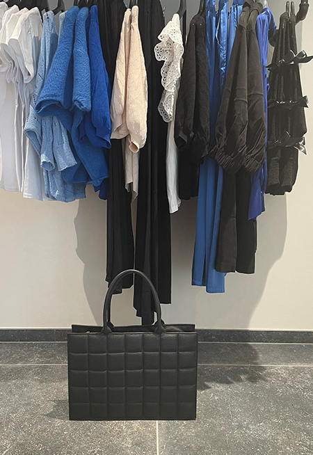 Blauw en zwart